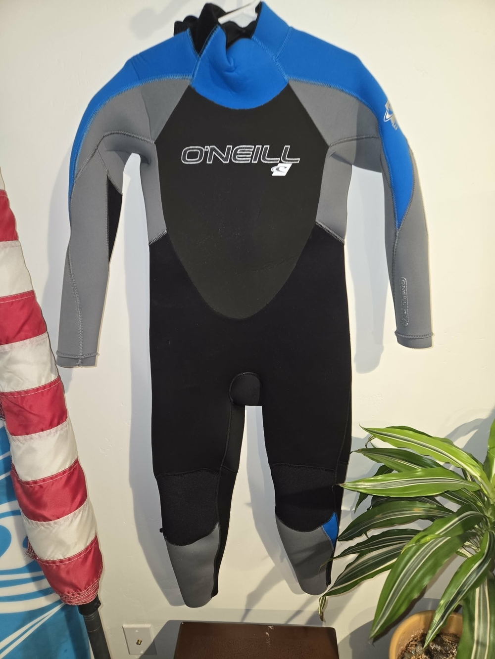 O'Neill 4/3 Blue, Black & Gray Full Wetsuit Boys Sz8